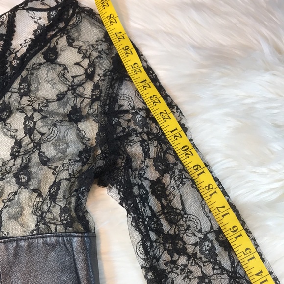 ✨HP✨Vintage Leather & Lace Top Gorgeous Cuffs! - Picture 11 of 16